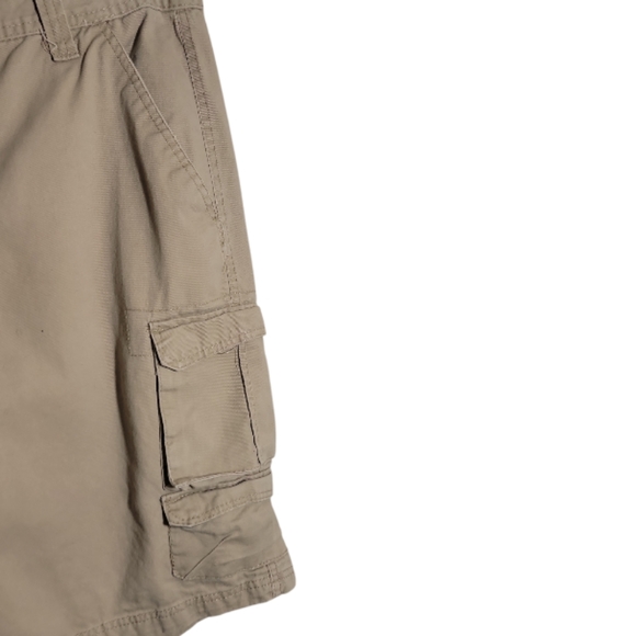 Rugged Wear men's khaki cargo shorts size 36 - Picture 4 of 9